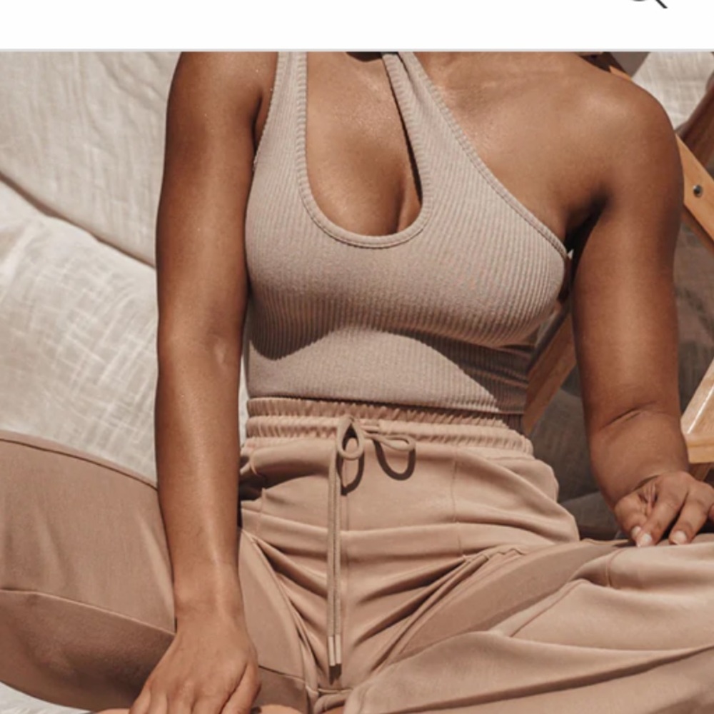 COPY - Women’s Taupe Keyhole Tank, Large, new with tags